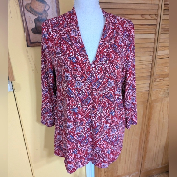 Lands' End Red Paisley 3/4 Sleeve Lightweight Jersey V-neck Top M 10-12 - Picture 2 of 13